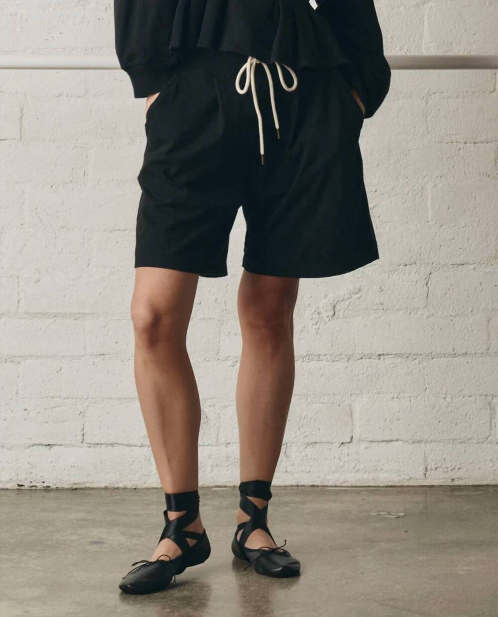 NEW THE GREAT. women's the relaxed sport short in true black